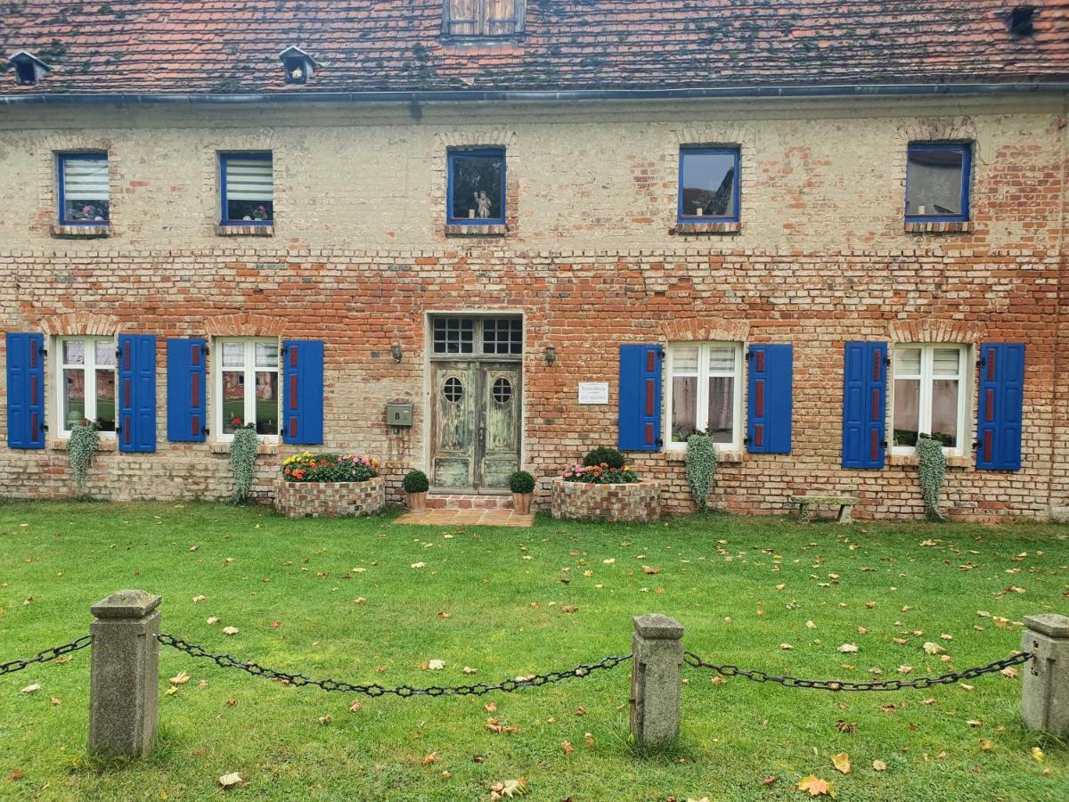 Gesindehaus am Schloss Kummerower See Kummerow  Exterior foto