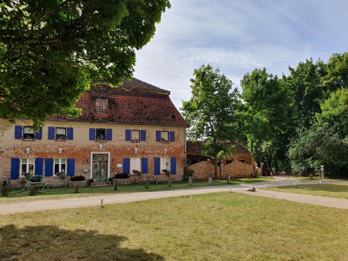 Gesindehaus am Schloss Kummerower See Kummerow  Exterior foto